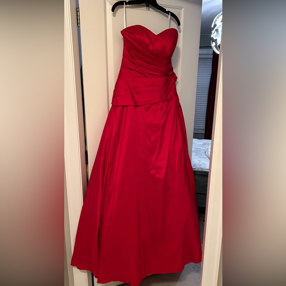 GRAD DRESS OR BRIDAL WEAR! Elegant Red Evening Gown or Grad or Bridesmaids Dress
